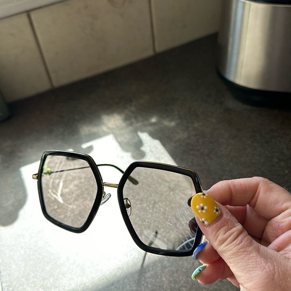 Shiny black/silver square oversized, sunglasses New with goldtrim 70’s style